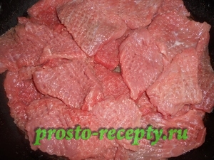 Тушеное мясо с базиликом